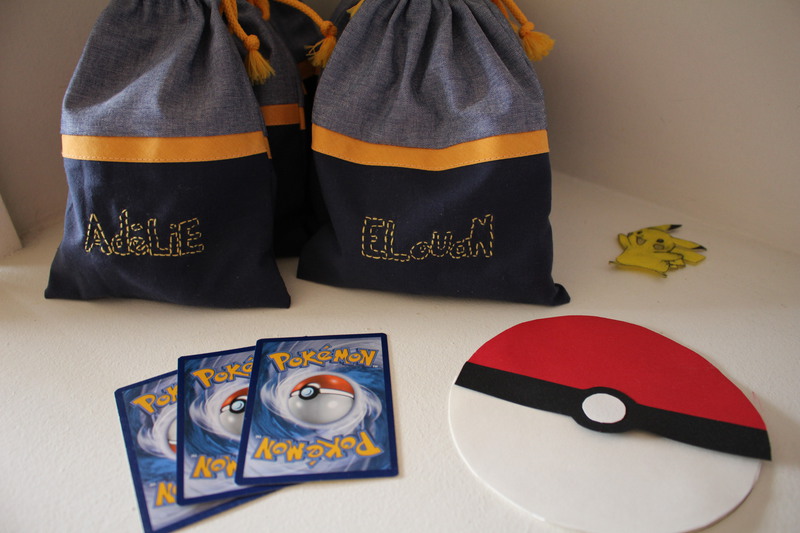 Beb'Shower 10 Cartes invitations anniversaires pokemon original pour  inviter les copains sur le thème Pokémon : : Cuisine et Maison